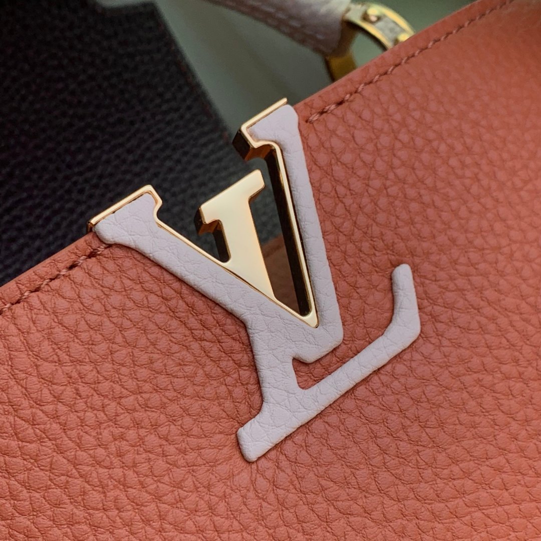 Louis Vuitton Capucines - Image 3