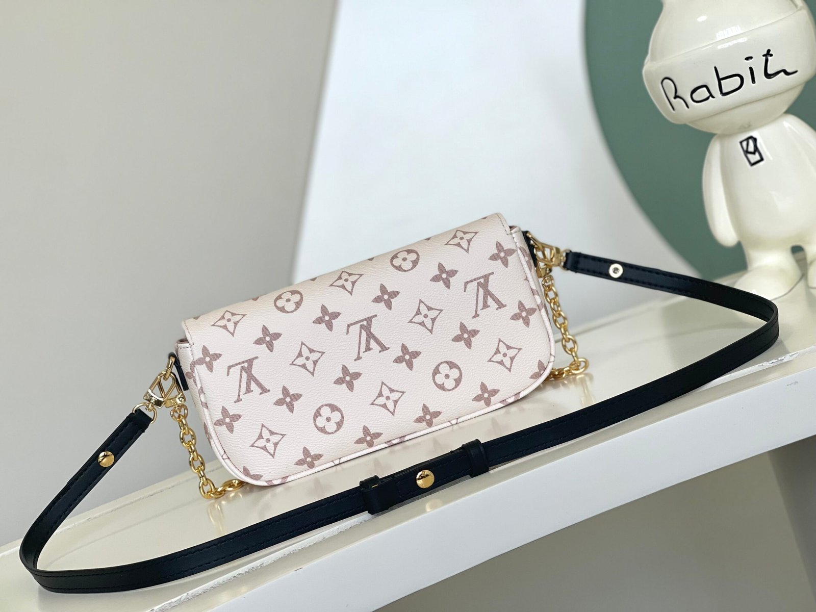 Louis Vuitton M83091 White Flower Wallet On Chain handbag - Image 3