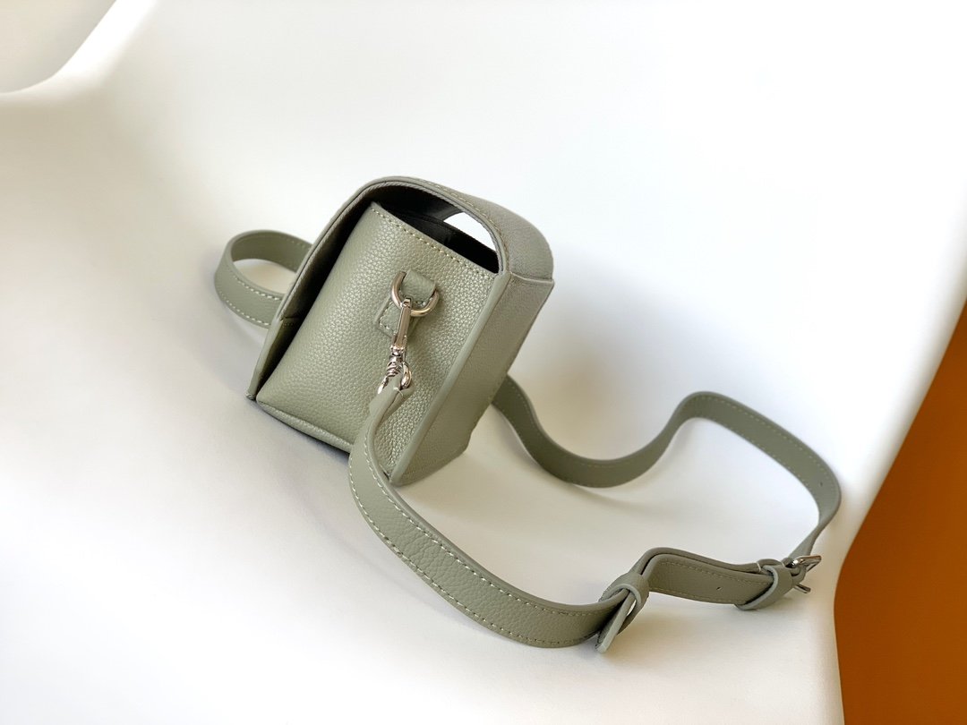 Louis Vuitton FASTLINE Mini handbag - Image 2