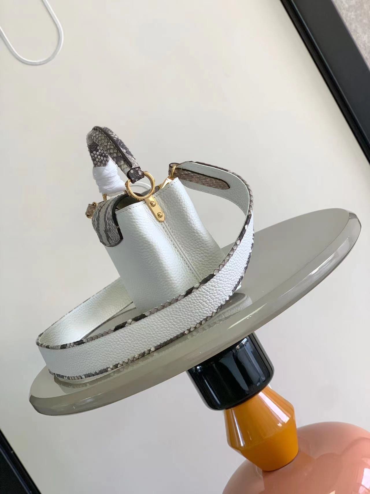 Louis Vuitton Capucines Mini handbag - Image 2