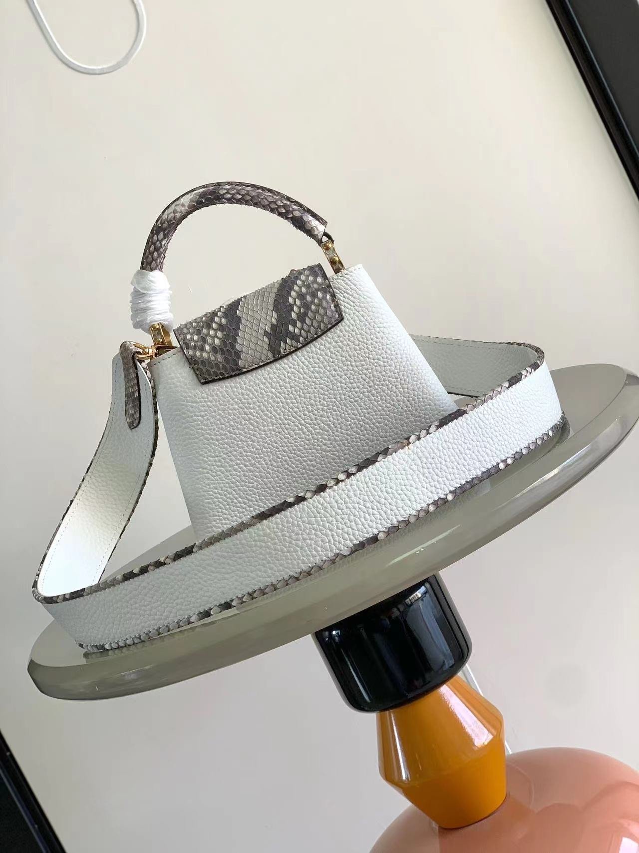 Louis Vuitton Capucines Mini handbag - Image 3