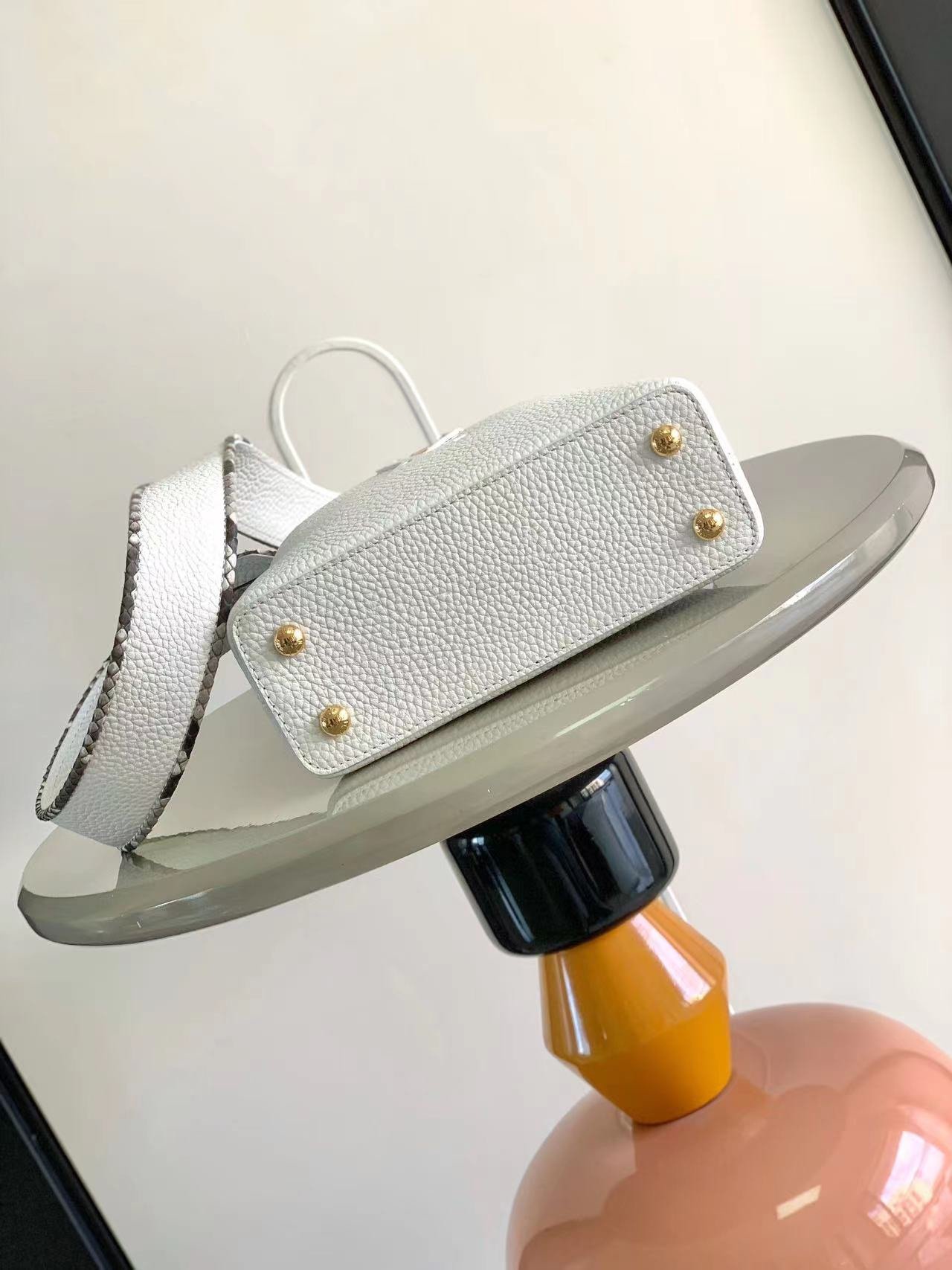 Louis Vuitton Capucines Mini handbag - Image 4