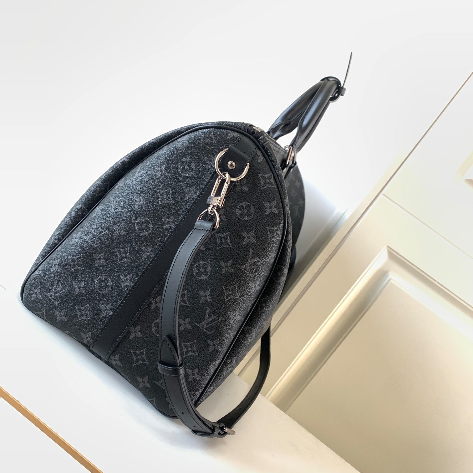 Louis Vuitton's special duty-free M40605 black flower Bag - Image 2