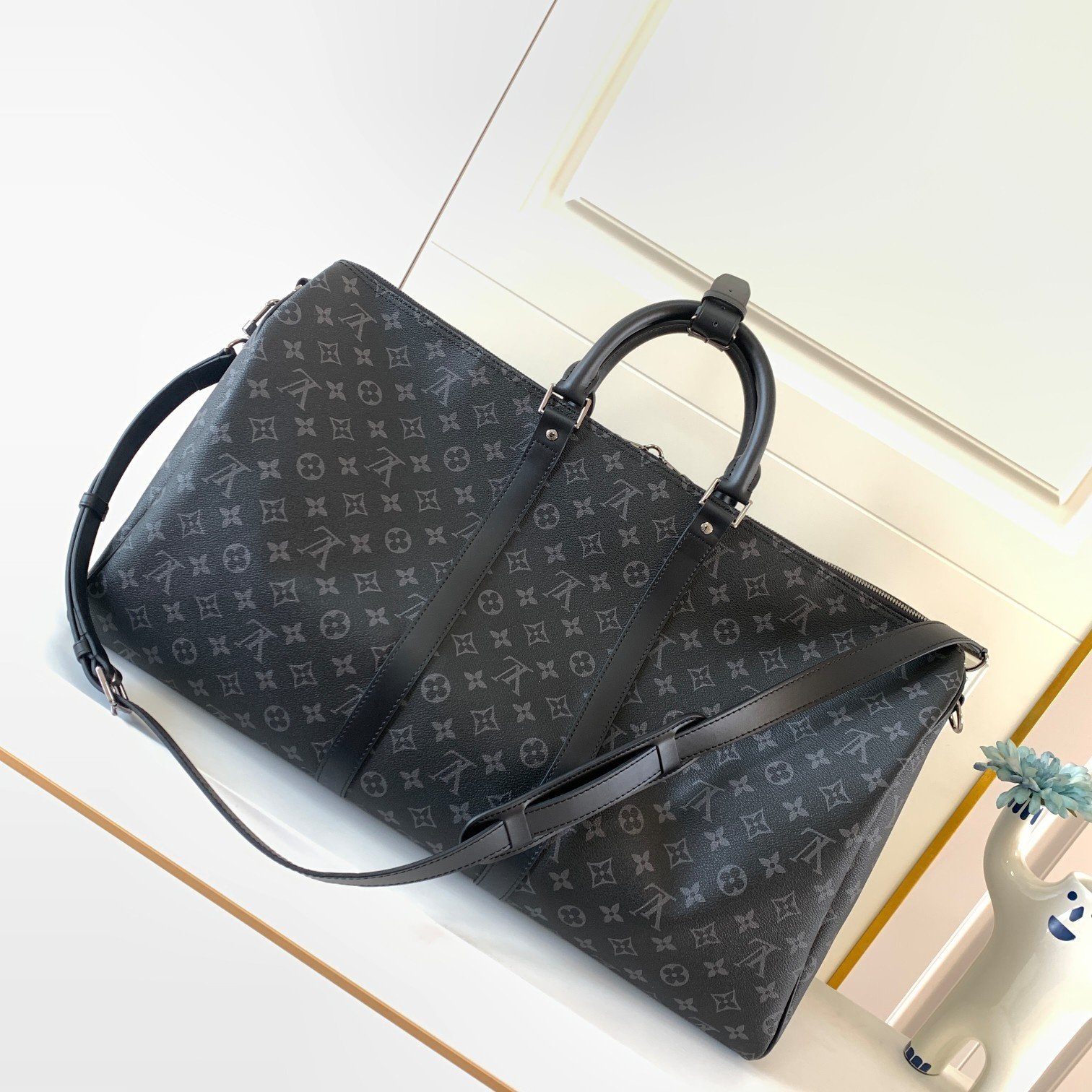 Louis Vuitton's special duty-free M40605 black flower Bag - Image 3