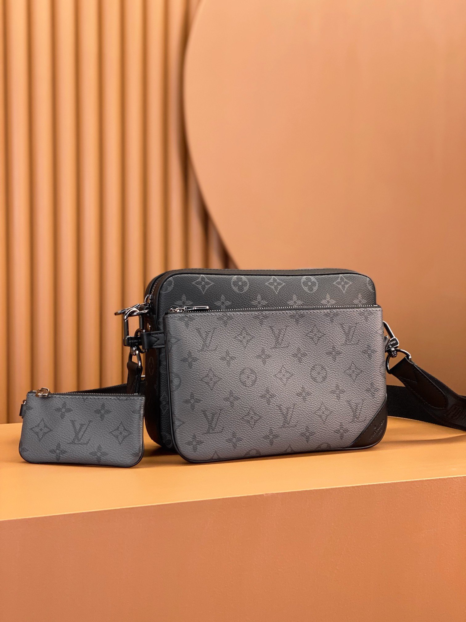 Louis Vuitton TRIO Postman bag - Image 2