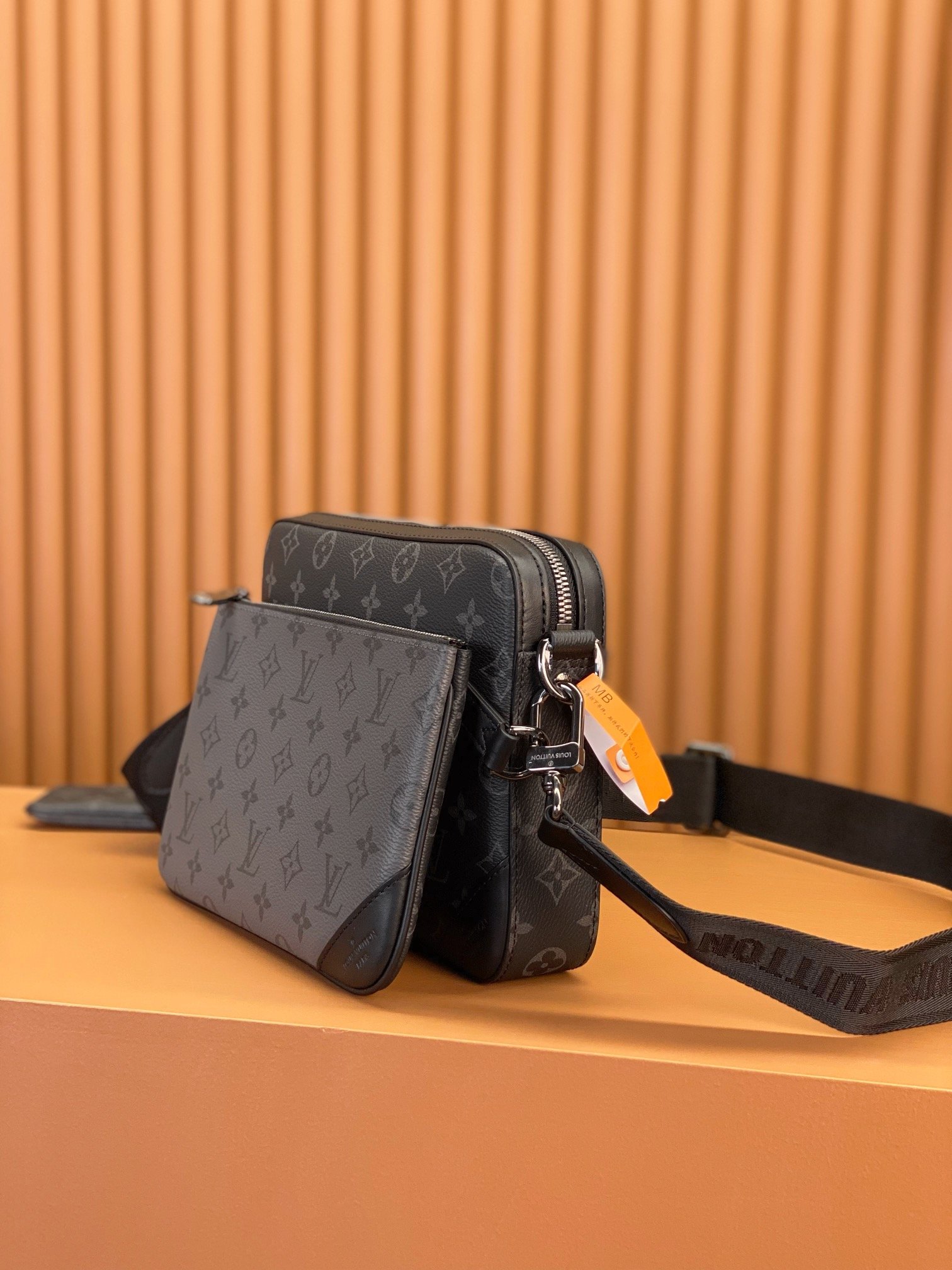 Louis Vuitton TRIO Postman bag - Image 3