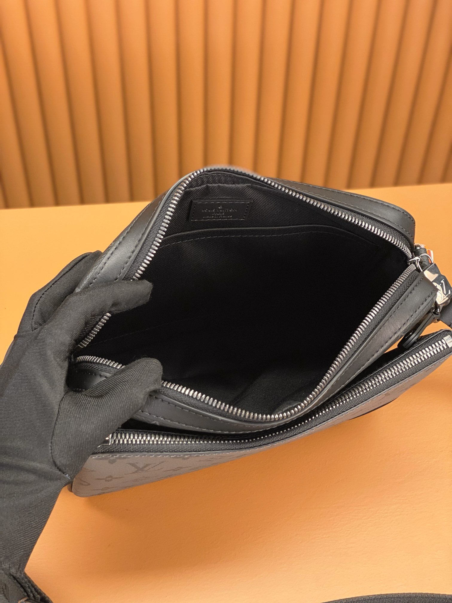 Louis Vuitton TRIO Postman bag - Image 4