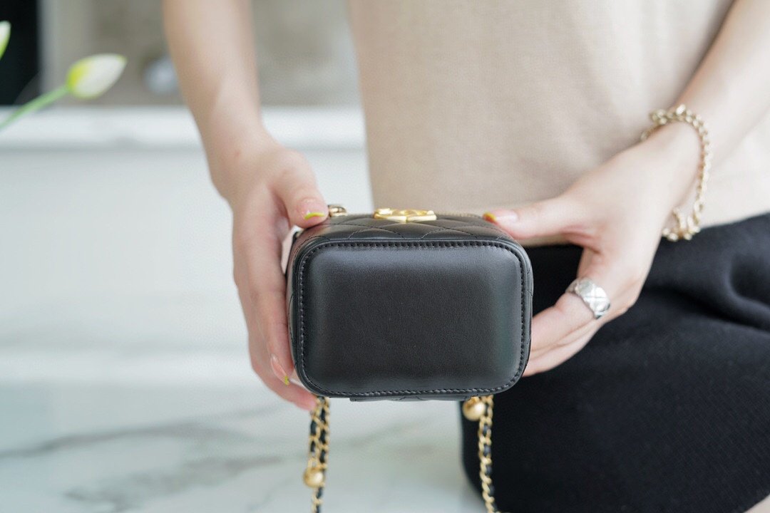 CHANEL High-End Handicraft Double Gold Ball Box Bag - Image 4