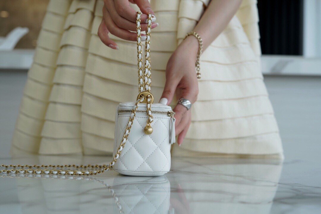 CHANEL High-End Handicraft Double Gold Ball Box Bag - Image 4