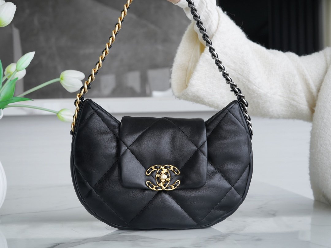 Chanel Wandering Armpit Bag