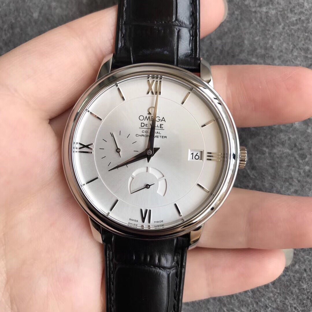 Omega Disc Fly: Elegant Dynamic Display