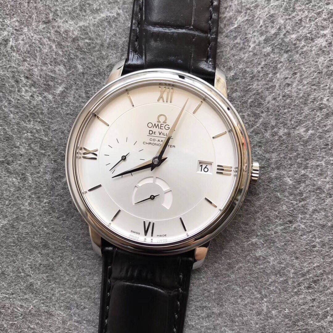 Omega Disc Fly: Elegant Dynamic Display - Image 5