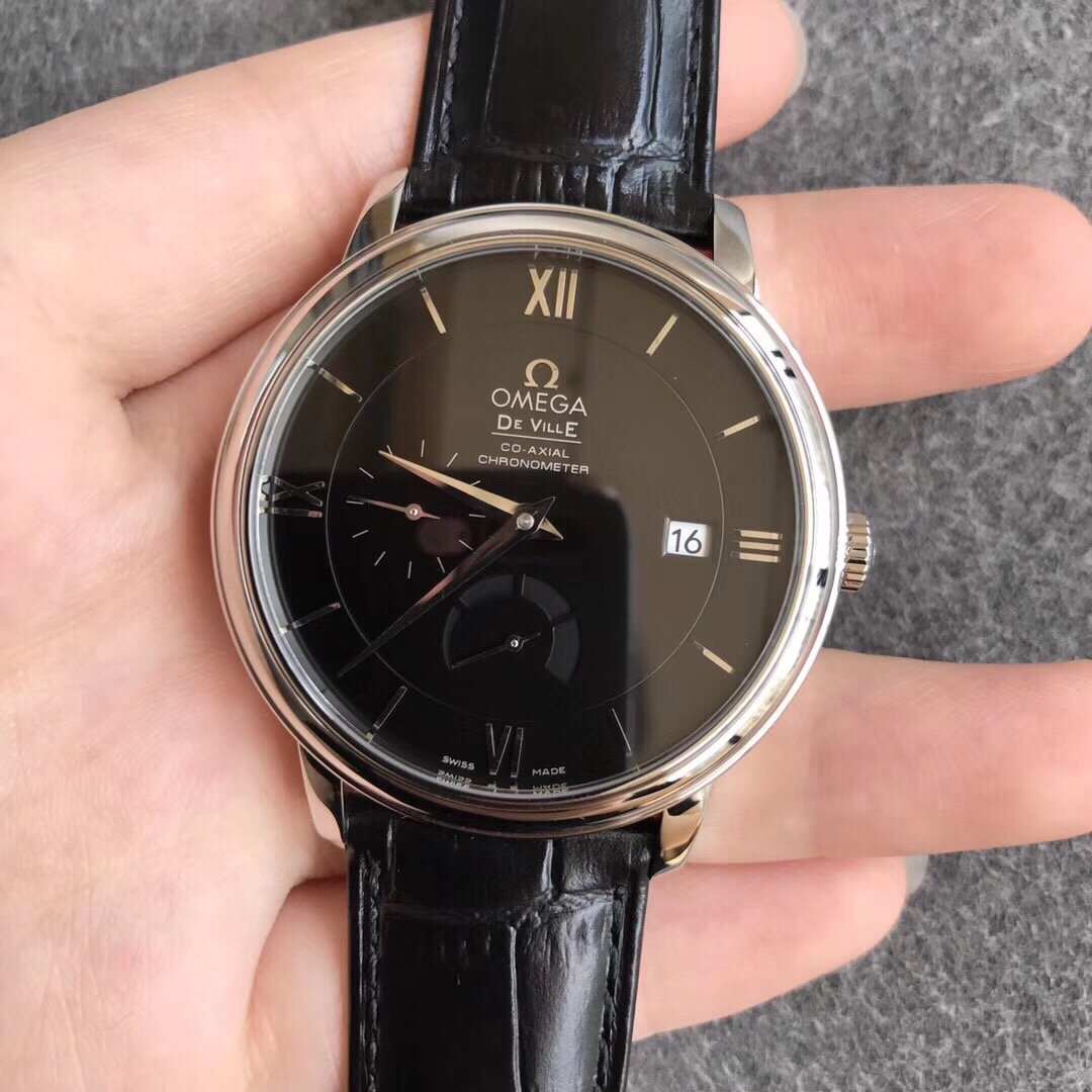 Omega Disc Fly: Elegant Dynamic Display