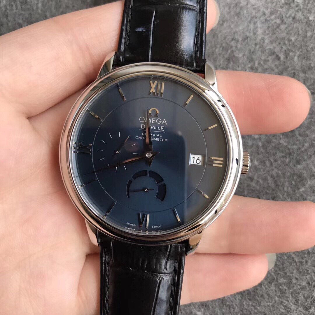 Omega Disc Fly: Elegant Dynamic Display