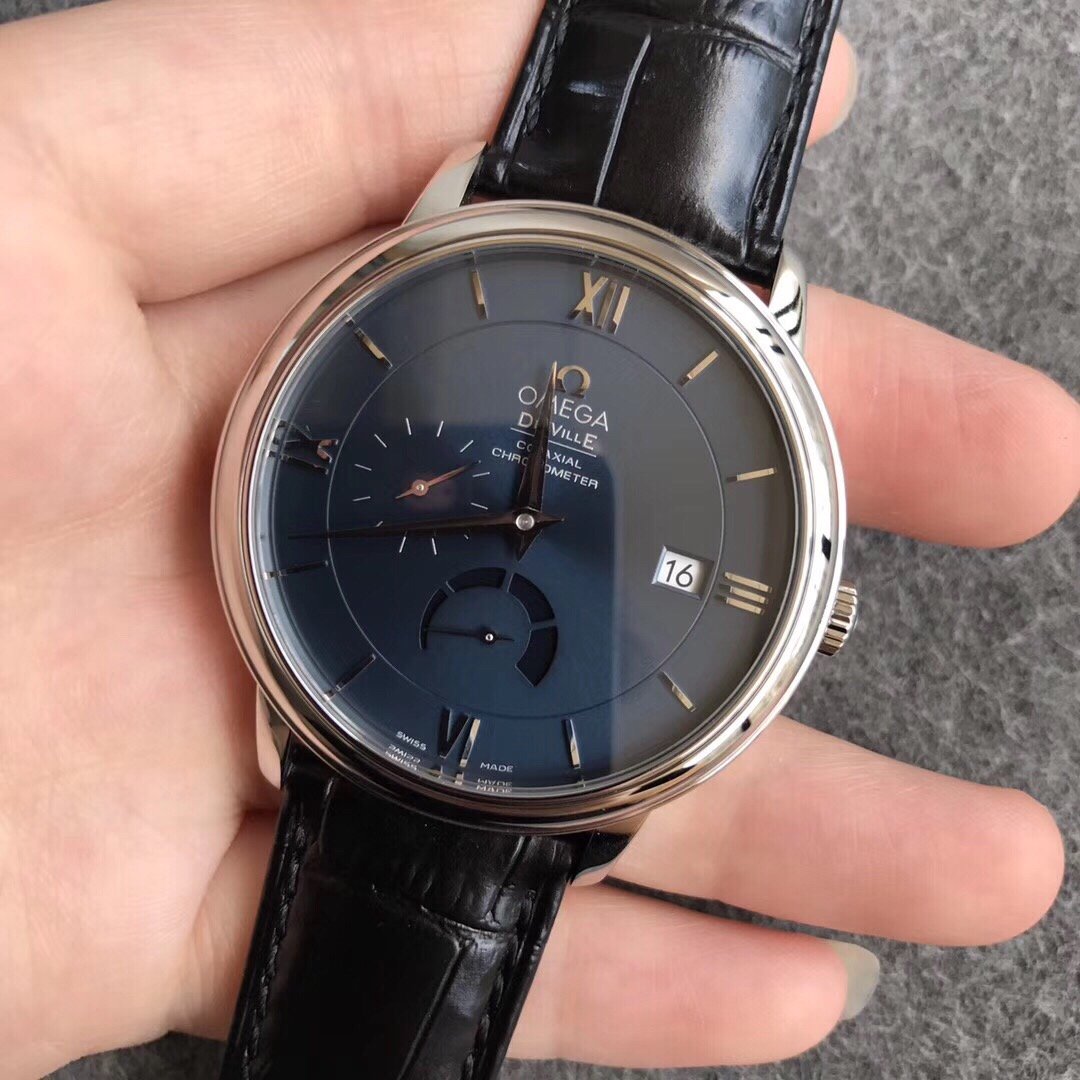 Omega Disc Fly: Elegant Dynamic Display - Image 2