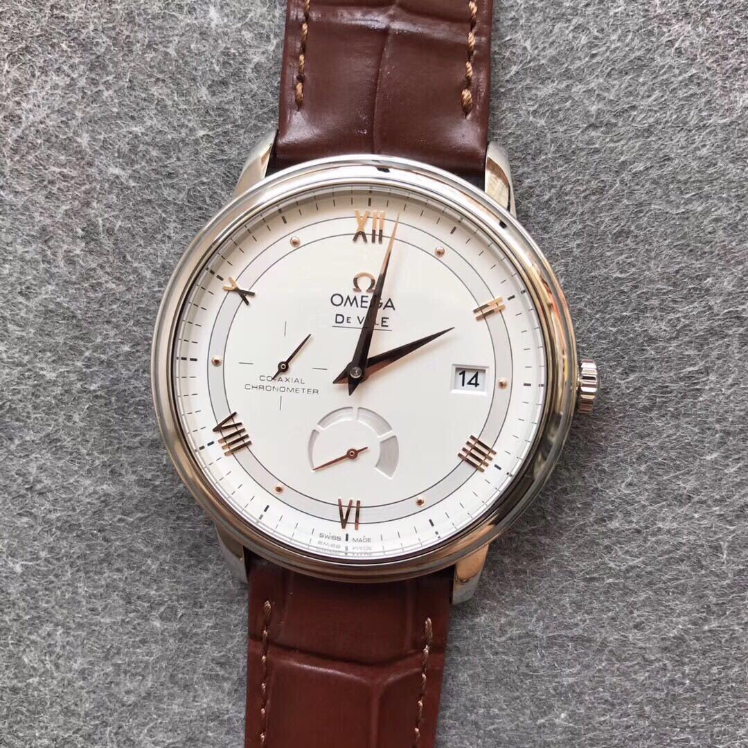 Omega Disc Fly: Elegant Dynamic Display - Image 5