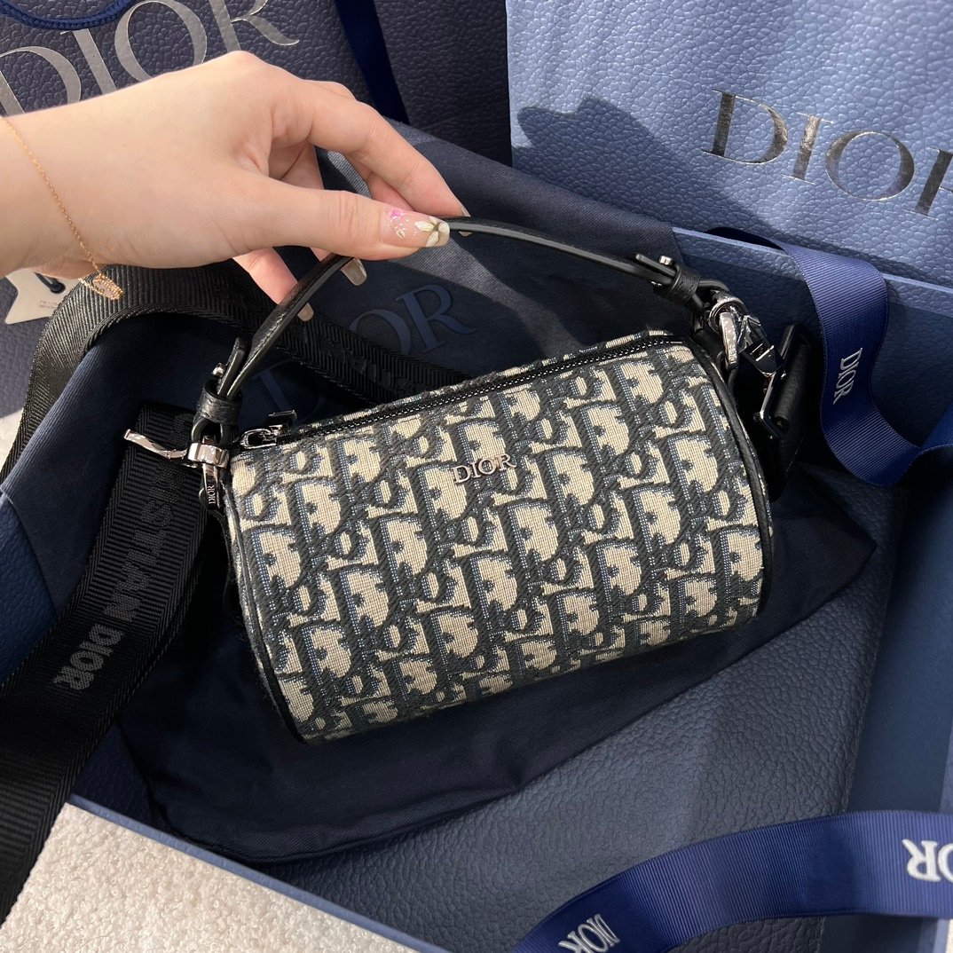 Dior ROLLER Cylinder Bag - Image 2
