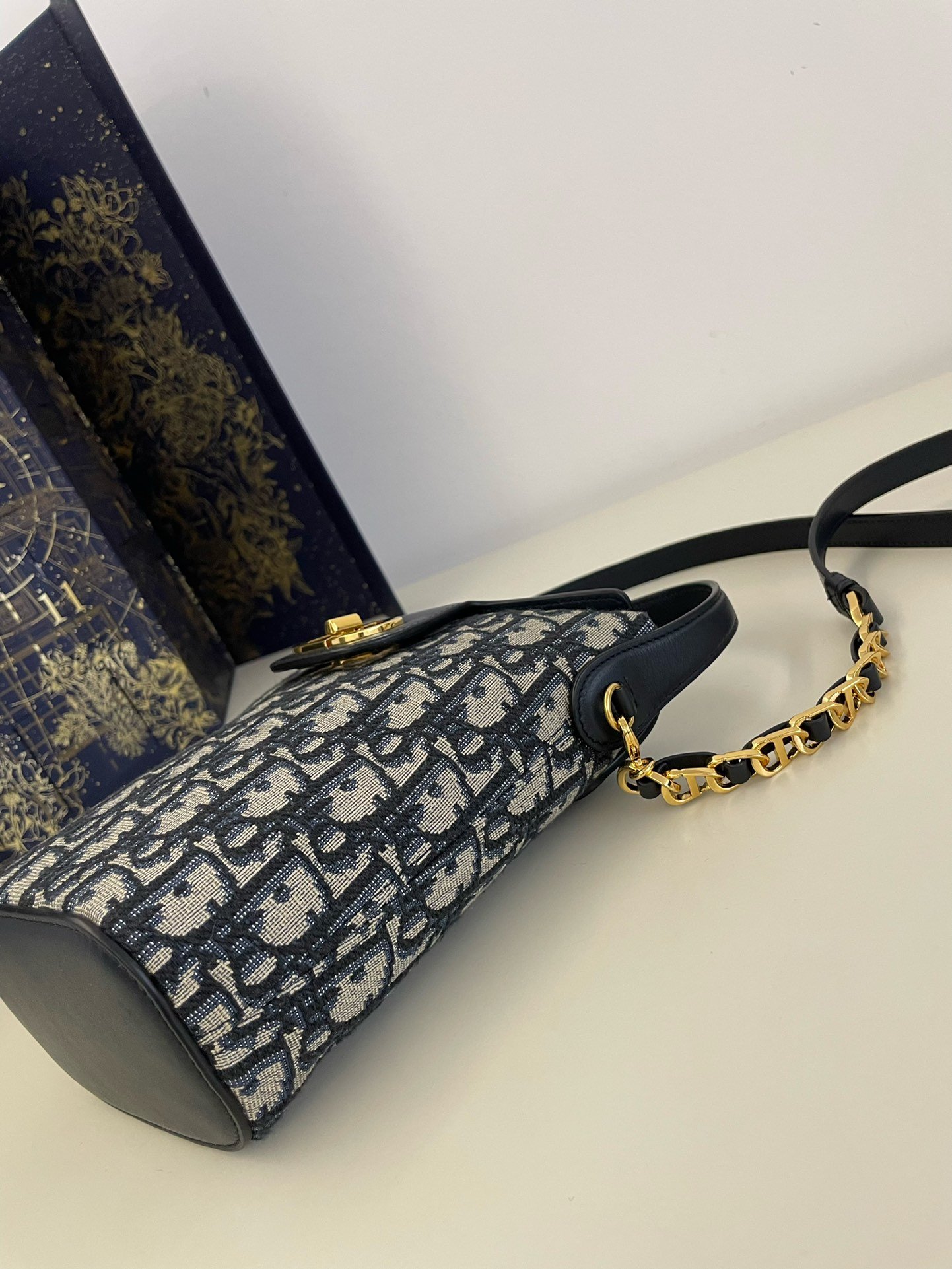 Dior 24 Early Spring French Fries Bag - Image 5