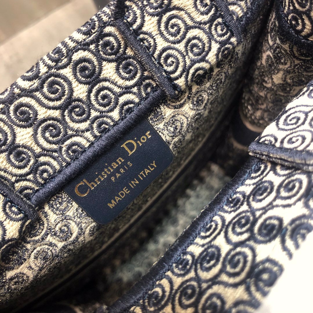 Dior Book Tote Mini - Image 4