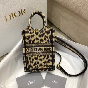 Dior Tote Vertical Mini