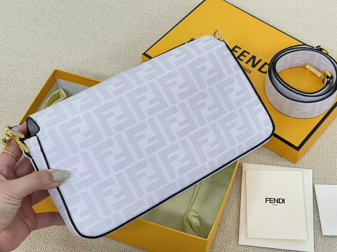 Fendi BagBaguette - Image 5
