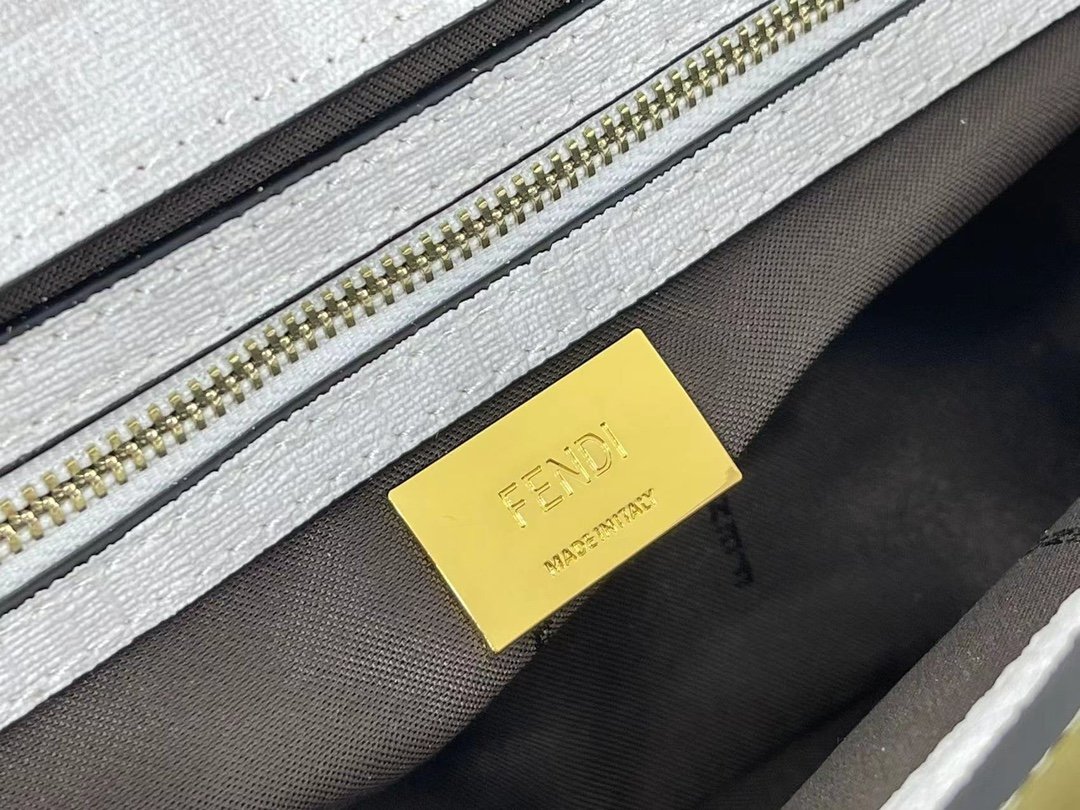 Fendi BagBaguette - Image 2