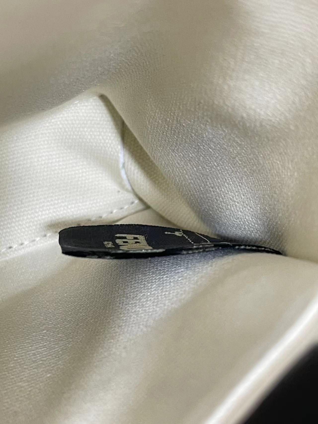 FENDI Peekaboo Small Handbag - Image 7